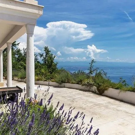 With Heated Pool Jacuzzi Sea View Tulisevica