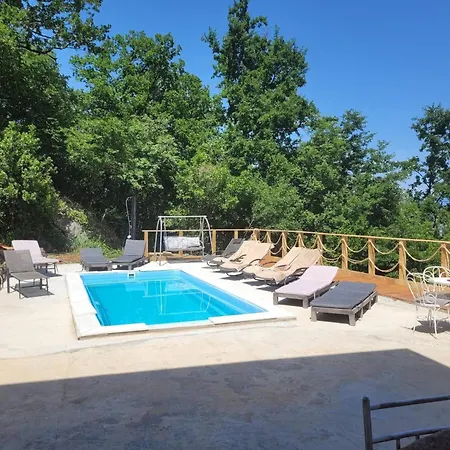With Heated Pool Jacuzzi Sea View Apartmán Tulisevica