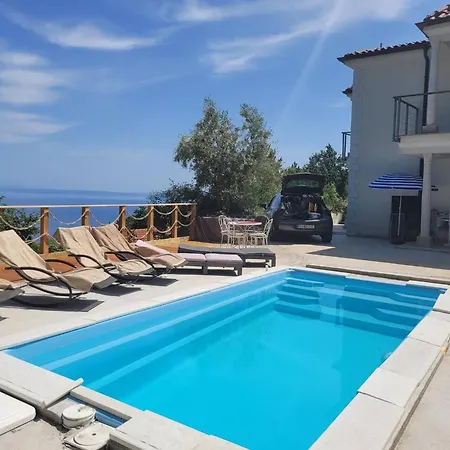 With Heated Pool Jacuzzi Sea View * Tulisevica
