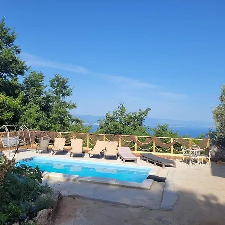With Heated Pool Jacuzzi Sea View Apartmán Tulisevica
