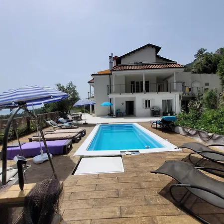 With Heated Pool Jacuzzi Sea View Apartmán