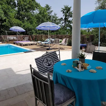 Apartmán With Heated Pool Jacuzzi Sea View