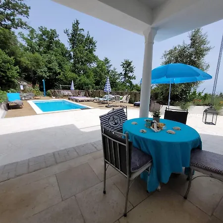 With Heated Pool Jacuzzi Sea View Apartmán Tulisevica