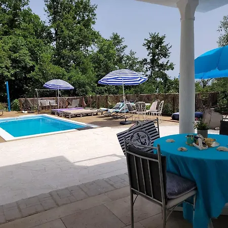 With Heated Pool Jacuzzi Sea View Apartmán Tulisevica