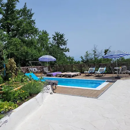 With Heated Pool Jacuzzi Sea View Apartmán Tulisevica