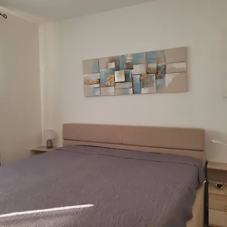 With Heated Pool Jacuzzi Sea View Apartmán Tulisevica