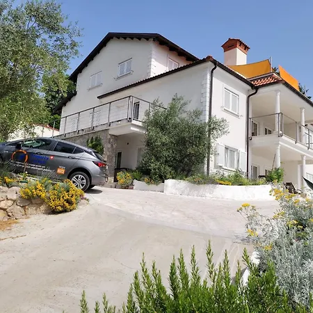 With Heated Pool Jacuzzi Sea View * Tulisevica
